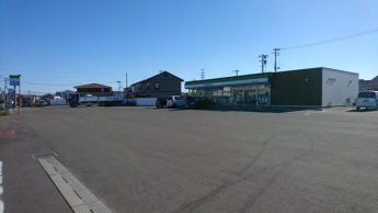 ファミリーマート船岡東四丁目店まで458m