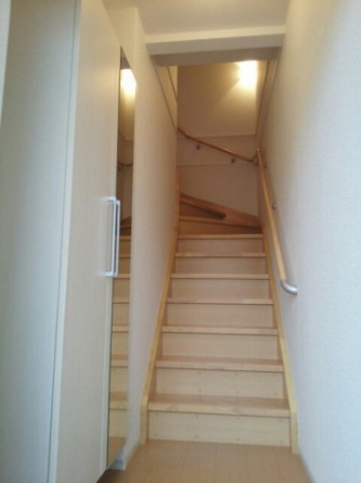 収納もある玄関です