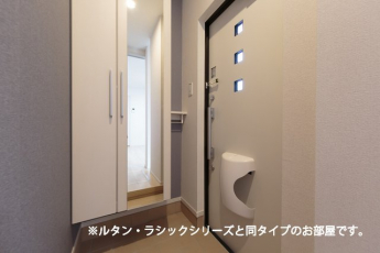 ゆったりとした玄関です