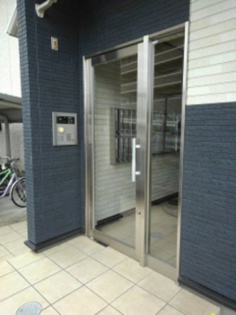 毎日通るエントランスはこのようになっています