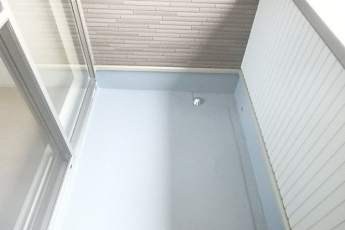 外からの目が気にならないバルコニーで洗濯物が干せます
