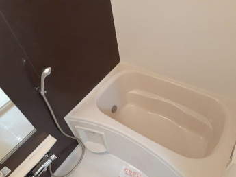 落ち着いた空間のお風呂です