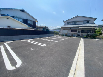 【駐車場】