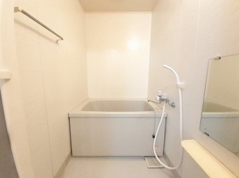 コンパクトで使いやすいお風呂です