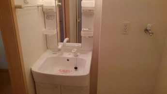 コンパクトで使いやすい洗面所
