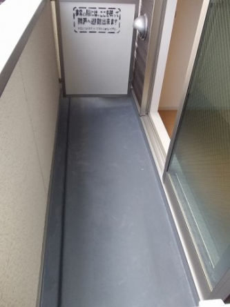 開放的で明るい空間を演出してくれるバルコニーです