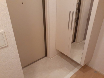 ゆったりとした玄関です
