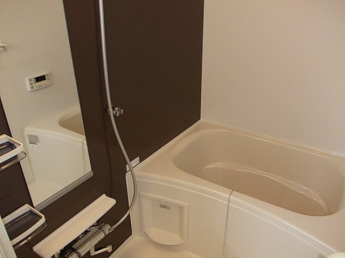 コンパクトで使いやすいお風呂です