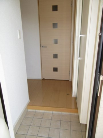 毎日通る玄関はこちらです