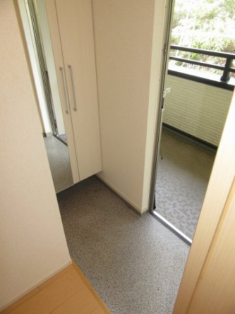 毎日通る玄関はこちらです