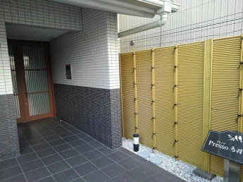 清潔なエントランスです