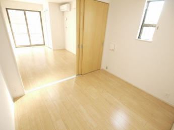 内装は落ち着いています