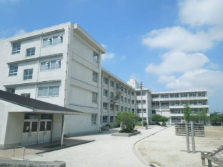 松山市立久米小学校 237m