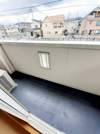 落ち着いた時間を過ごせるバルコニーです