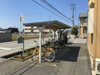 屋根付きの駐輪場です