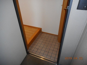 落ち着いた玄関です