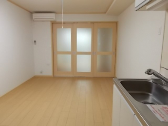 こちらの居間で趣味の時間をお楽しみください