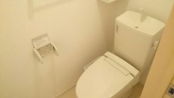 清潔感のあるトイレです