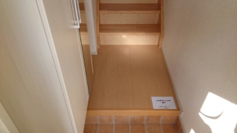 収納もある玄関です