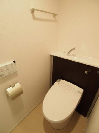 清潔感のあるトイレです