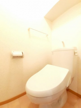 清潔感のあるトイレです