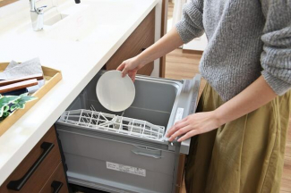 食器洗い乾燥機付き。一度に多くの食器を洗えるので時短にもなり