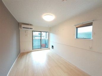 こちらの居間で趣味の時間をお楽しみください