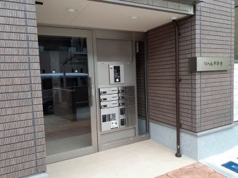 ゆとりのあるエントランスです