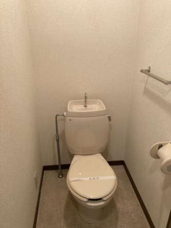 シンプルで使いやすいトイレです