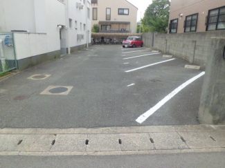 駐車場に車を止められます