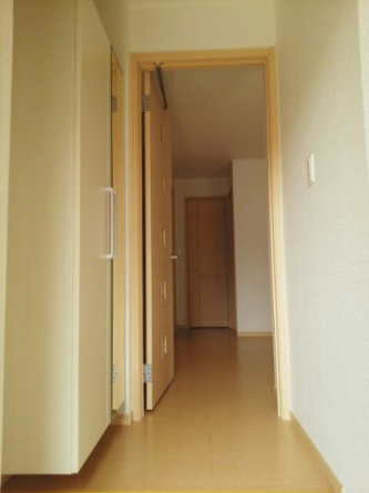 毎日通る玄関はこちらです