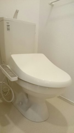 コンパクトで使いやすいトイレです