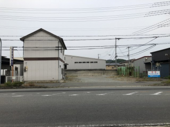 前面道路　県道からの全景です