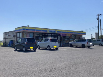 ミニストップ中新田赤塚店まで559m