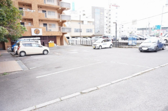 【駐車場】