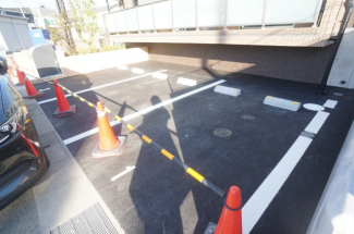 【駐車場】