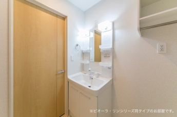 明るい洗面所です
