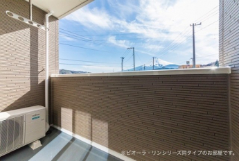 開放的で明るい空間を演出してくれるバルコニーです