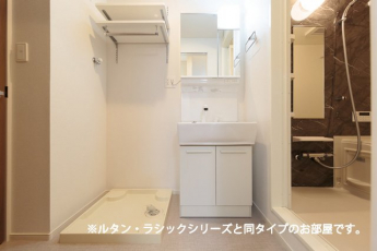 忙しい朝には欠かせない洗面所です
