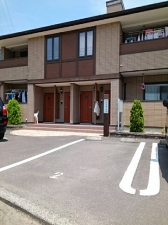 車をお持ちの方に嬉しい駐車場付きの物件です