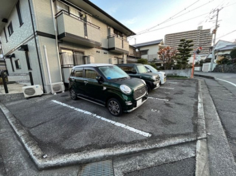 【駐車場】