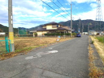 【前面道路含む現地写真】