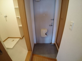 明るい玄関です