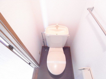 シンプルで使いやすいトイレです