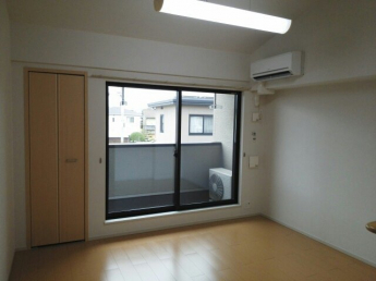 こちらの居間で趣味の時間をお楽しみください