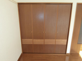 ■居室スペース■－大型ｃｌｏｓｅｔも付いて室内すっきり♪