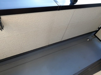暖かな日差しのふりそそぐバルコニー