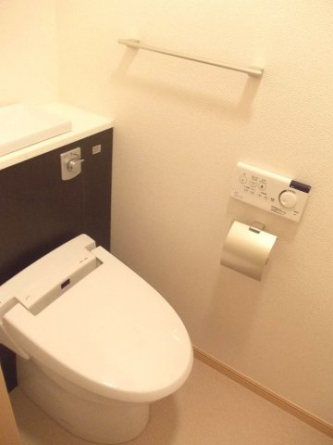清潔感のあるトイレです