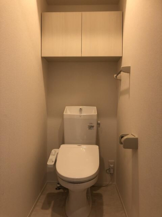 トイレ上部収納あり