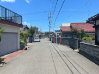 【前面道路含む現地写真】